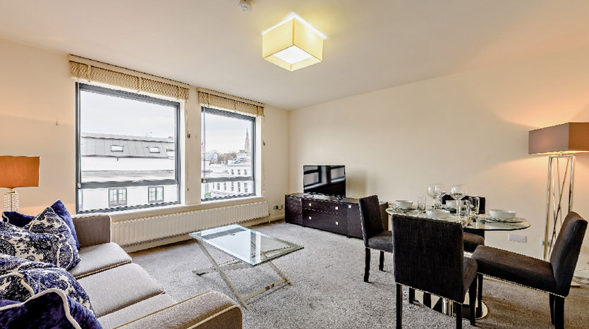 2 Bedrooms Apartment, Fulham Road, South West London